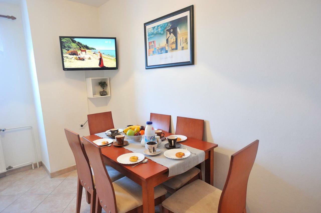 Apartments Fabac Porec Esterno foto